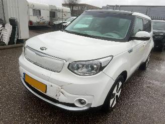 krockskadad bil auto Kia E-Soul EV Edition AUTOMAAT 30 kWh BJ 2019 38808 KM 2019/1