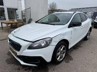 krockskadad bil auto Volvo V-40 Cross Country 1.6 D2 AUTOMAAT Kinetic BJ 2013 281.385 KM 2013/12