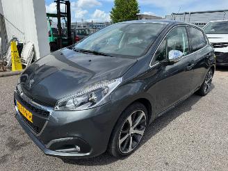 krockskadad bil auto Peugeot 208 1.2 AUTOMAAT  PureTech Première 2015/1
