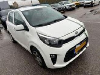 Damaged car Kia Picanto 1.0 CVVT ComfortLine 2020/10