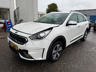 skadebil auto Kia Niro 1.6 GDi Hybrid First Edition 2016/12