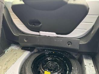 Ford Ka+ 1.2 Trend Ultimate BJ 2016 50.920 KM picture 12