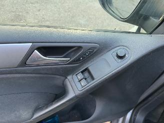 Volkswagen Golf 1.2 TSI Tour picture 18