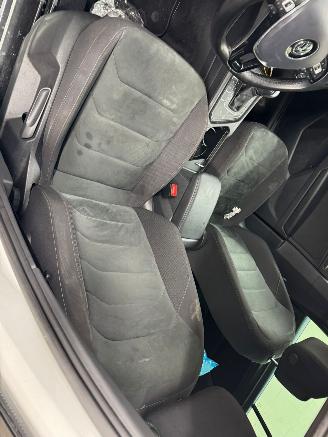 Volkswagen Tiguan 1.5 TSI AUTOMAAT BUSINESS R LINE picture 15