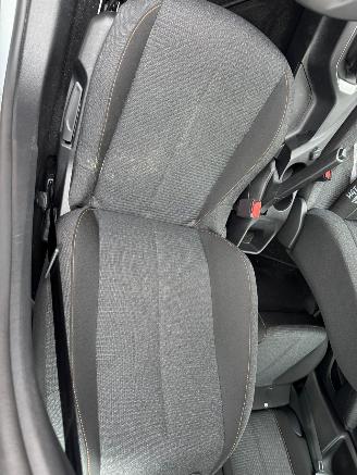 Peugeot 208 1.2 PureTech 75 Style picture 20