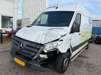 skadebil bedrijf Mercedes eSprinter L2H2 55 kWh 2021/4