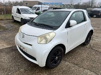 skadebil auto Toyota iQ 1.0 VVTi Comfort 2009/7