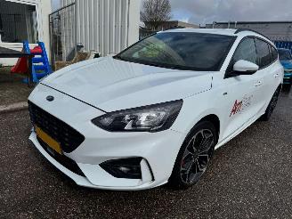 skadebil auto Ford Focus Wagon 1.0 EcoBoost Hybrid ST Line X Business 2021/4