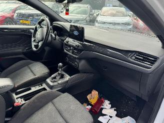 Ford Focus Wagon 1.0 EcoBoost Hybrid ST Line X Business picture 13