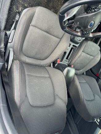 Ford Focus Wagon 1.0 EcoBoost Hybrid ST Line X Business picture 17