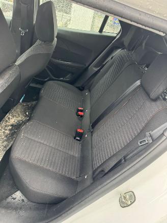 Peugeot 2008 1.2 PureTech Blue Lease Active picture 13