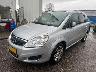 Schadeauto Opel Zafira 1.8 AUTOMAAT Cosmo 7p. 2010/9