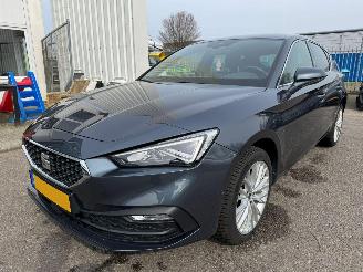 Schadeauto Seat Leon Sportstourer 1.4 AUTOMAAT TSI eHybrid PHEV FR Business Intense 2021/1