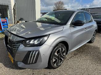 krockskadad bil auto Peugeot 208 1.2 AUTOMAAT Hybrid 110 e-DCS6 Allure 2025/2