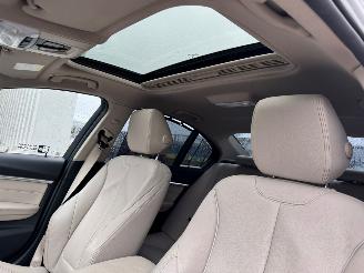 BMW 3-serie 320i  AUTOMAAT Luxury Edition picture 16