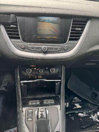 Opel Grandland X 1.6 Turbo Hybrid Business Executive picture 16