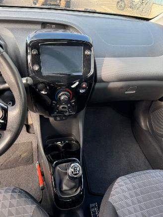 Peugeot 108 1.0 e-VTi Allure picture 14