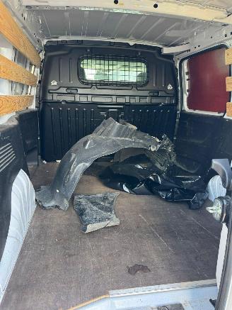 Toyota Proace CITY 1.2 Turbo L1 Challenger picture 5