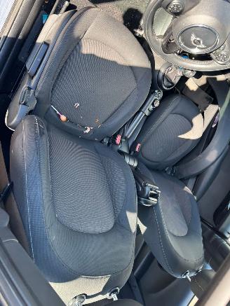 Mini Cooper 1.5 Cooper Business picture 17