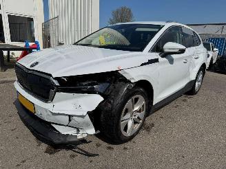 skadebil auto Skoda Enyaq iV 80 2022/4