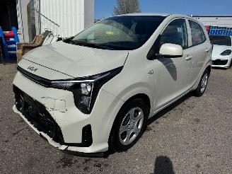 krockskadad bil auto Kia Picanto 1.0 AUTOMAAT DPI DynamicPlusLine 2024/7