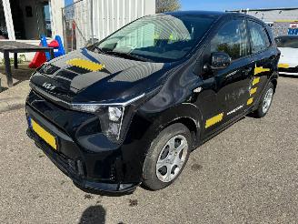 krockskadad bil auto Kia Picanto 1.0 DPI DynamicLine 2024/8