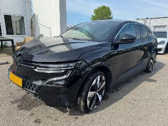 Damaged car Renault Mégane E-Tech EV60 Optimum Charge Iconic 2023/4