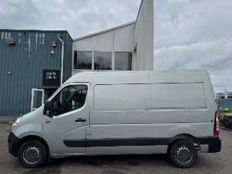 Renault Master 170 PK T35 2.3 dCi L2H3 Stop & Start picture 2