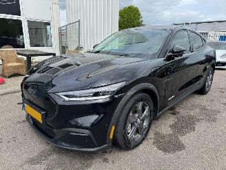 krockskadad bil auto Ford Mustang Mach-e Ford Mustang Mach-E RWD 75 kWh 2021/5