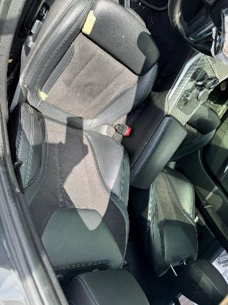 BMW 3-serie 320i AUTOMAAT High Executive picture 15
