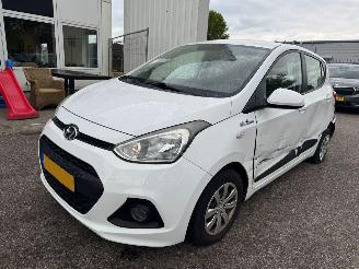 uszkodzony samochody osobowe Hyundai I-10 Hyundai i10 1.0i i-Motion Comfort 2016/3