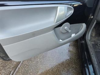 Peugeot 107 107, Hatchback, 2005 / 2014 1.0 12V picture 10