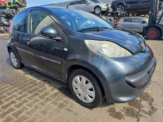 Peugeot 107 107, Hatchback, 2005 / 2014 1.0 12V picture 8