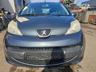 Coche siniestrado Peugeot 107 107, Hatchback, 2005 / 2014 1.0 12V 2008/8
