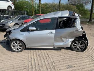 Auto da rottamare Toyota Yaris Yaris III (P13), Hatchback, 2010 / 2020 1.5 16V Hybrid 2012/7