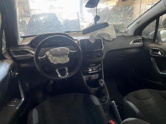 Peugeot 208 208 I (CA/CC/CK/CL), Hatchback, 2012 / 2019 1.6 Vti 16V picture 11