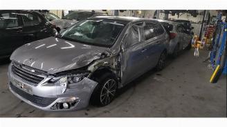 Salvage car Peugeot 308 308 SW (L4/L9/LC/LJ/LR), Combi 5-drs, 2014 / 2021 1.2 12V e-THP PureTech 130 2015/5