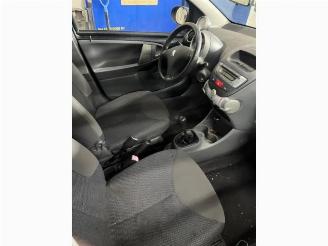 Peugeot 107 107, Hatchback, 2005 / 2014 1.0 12V picture 2