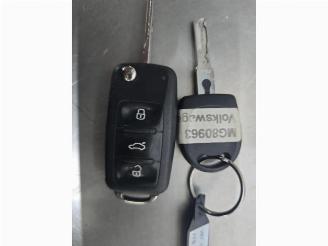 Auto da rottamare Volkswagen Up! Up! (121), Hatchback, 2011 1.0 12V 60 2015/4