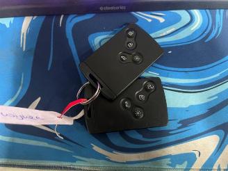 Uttjänta bilar auto Renault Clio Clio IV (5R), Hatchback 5-drs, 2012 / 2021 0.9 Energy TCE 90 12V 2015/3