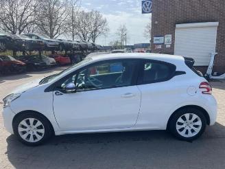 Salvage car Peugeot 208 208 I (CA/CC/CK/CL), Hatchback, 2012 / 2019 1.0 Vti 12V PureTech 2014/7