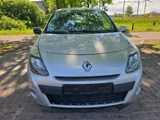 Salvage car Renault Clio Clio III (BR/CR), Hatchback, 2005 / 2014 1.2 16V 75 2011/2