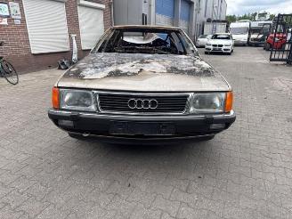 Salvage car Audi 100 100 (C3), Sedan, 1982 / 1991 2.2 CS,CD 1986/1