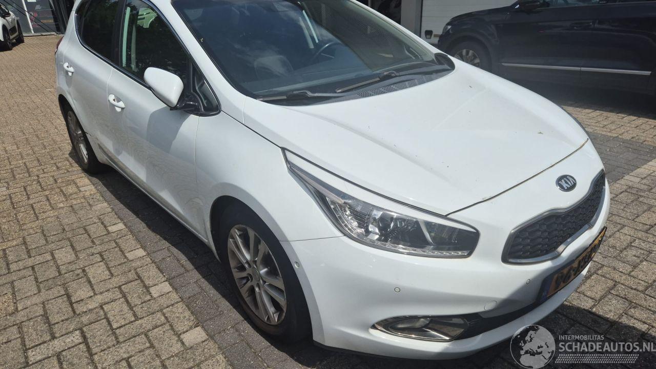 Kia Cee d CEE D 1.6 BENZINE AIRO