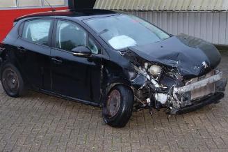 Autoverwertung Peugeot 208 208 I (CA/CC/CK/CL), Hatchback, 2012 / 2019 1.6 Blue HDi 100 2017/1