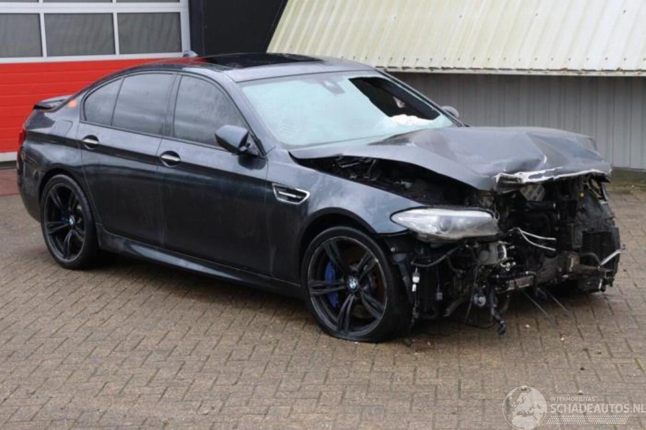 BMW M5 M5 (F10), Sedan, 2011 / 2016 4.4 V8 32V TwinPower Turbo
