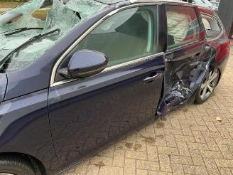 Peugeot 308 308 SW (L4/L9/LC/LJ/LR), Combi 5-drs, 2014 / 2021 1.2 12V e-THP PureTech 130 picture 12