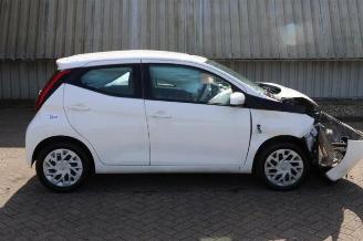 Coche siniestrado Toyota Aygo Aygo (B40), Hatchback, 2014 1.0 12V VVT-i 2019/6