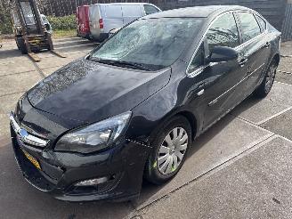  Opel Astra 1,4 TURBO  Edition 2016/1