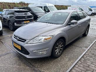 Damaged car Ford Mondeo 1.6 ECOBOOST TITANIUM 2011/6